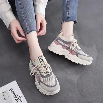 Tênis Sport Chic Feminino - Estilo e Conforto para o Seu Dia a Dia.